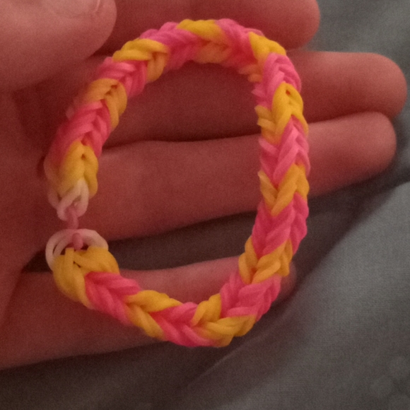 Rainbow loom bracelets - Picture 4 of 4